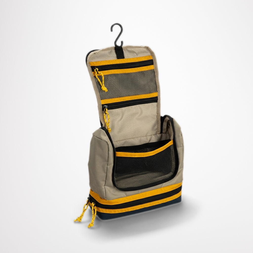 Sandi Hang-Up Washbag (Sale) | PROPERTY OF...