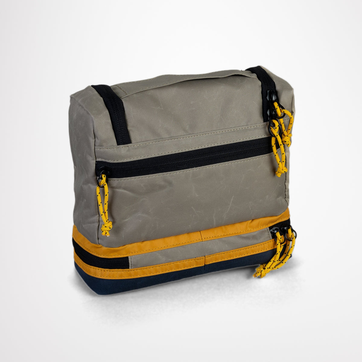 Sandi Hang-Up Washbag (Sale) | PROPERTY OF...
