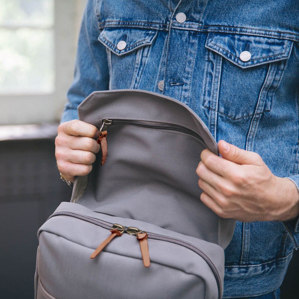 zipper-puller-brown