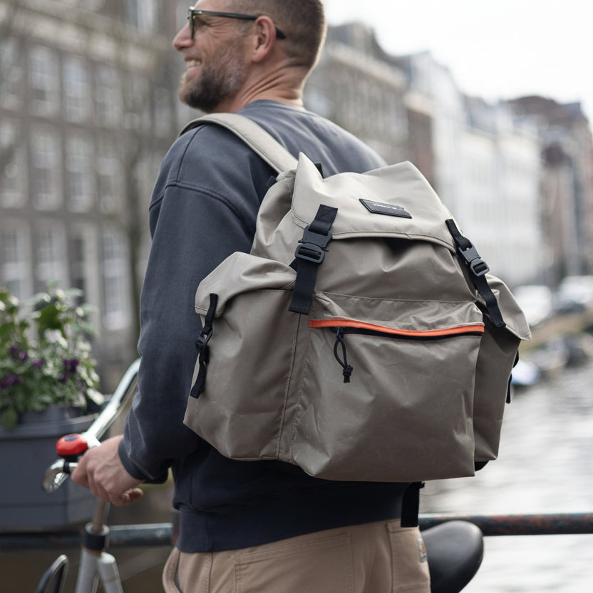 カバン Josh Backpack (Lightweight) | 18L – PROPERTY OF