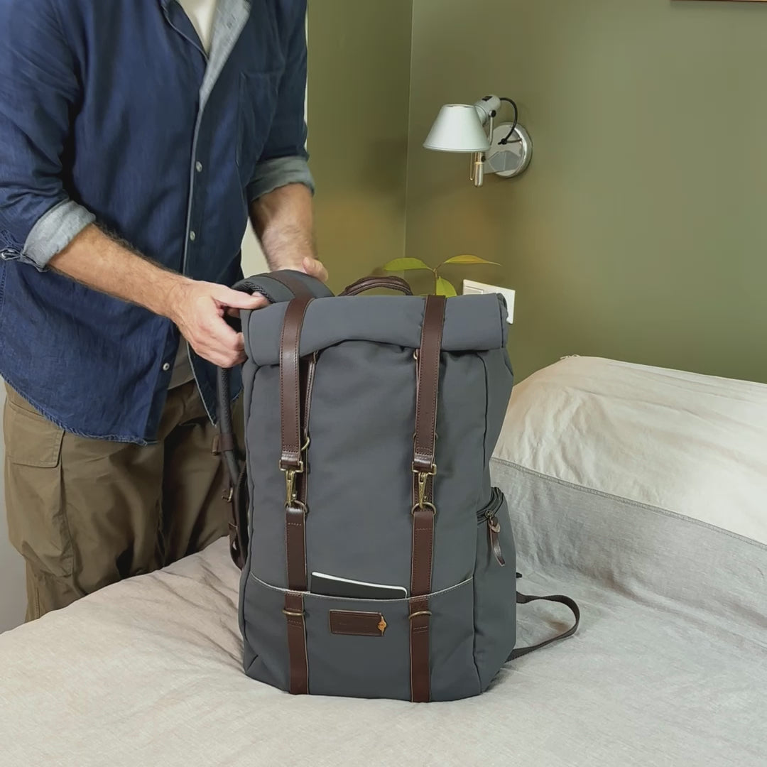 Karl Travel Backpack | 44L