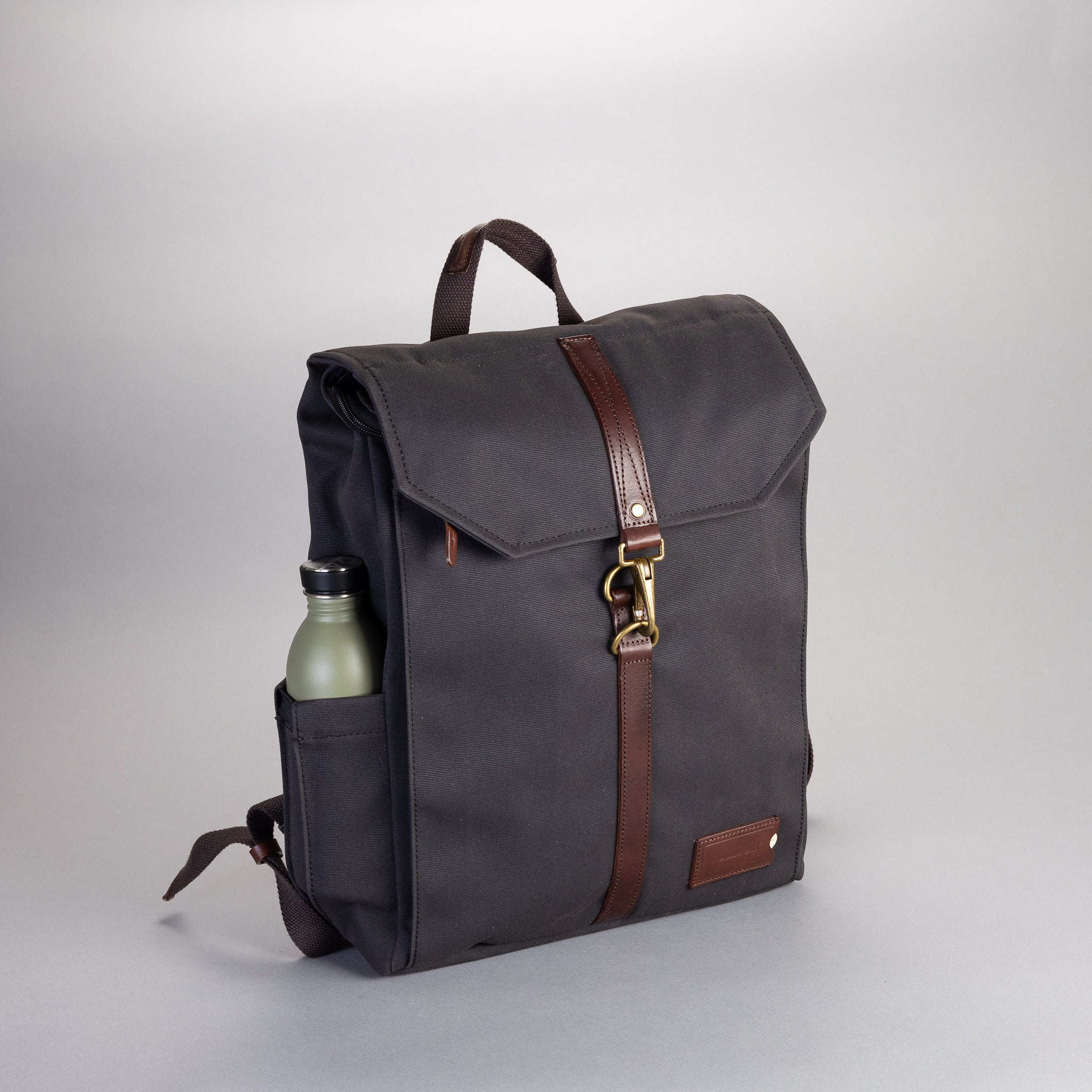 Travel gear for the global citizen. Bags made from recycled PET
